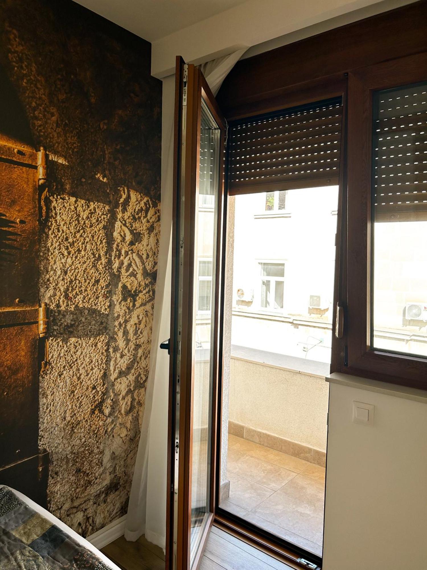 Urban Apartment *